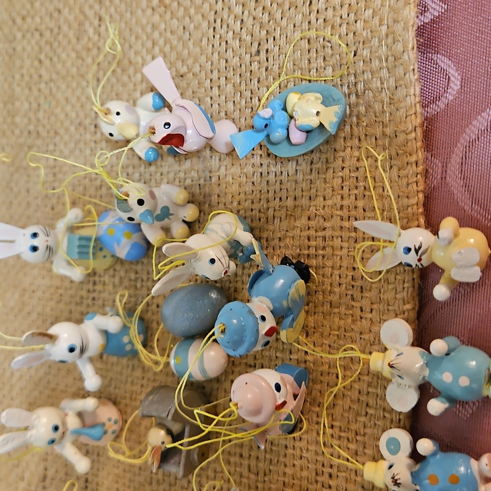 67 Vintage Hobby Lobby Mini  Easter Bunny & Egg Painted Wood Ornaments - Picture 4 of 10